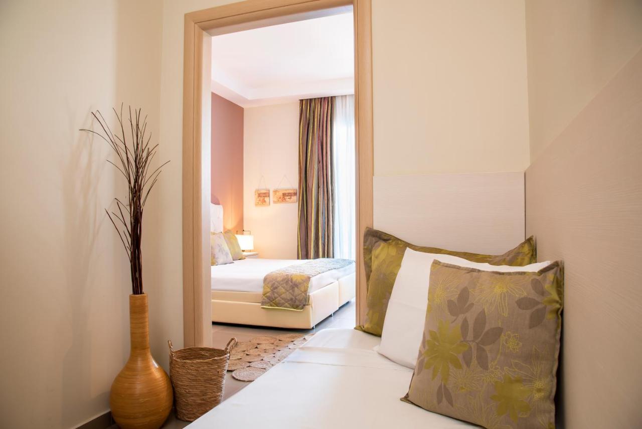 Aqua Mare Hotel Nea Kallikrateia Bagian luar foto